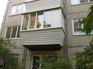 Остекление балкона металопластиковыми профилями